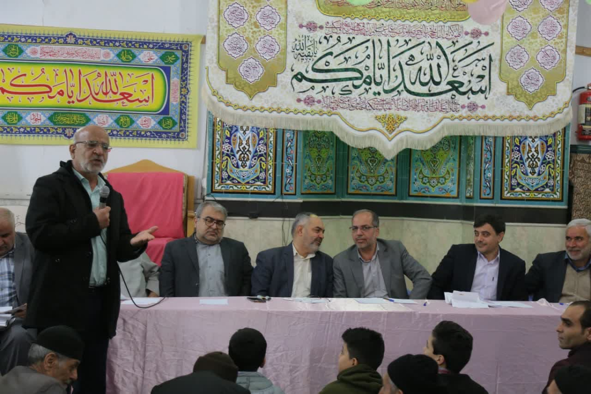دیدار مردمی اعضای شورای اسلامی شهر و مدیران شهری در مسجد صاحب‌الزمان(عج) بلوار حافظ